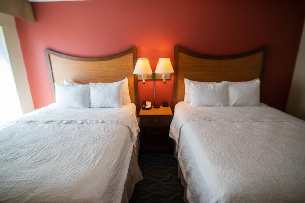 Hampton & Chicago North Shore 3* Skokie