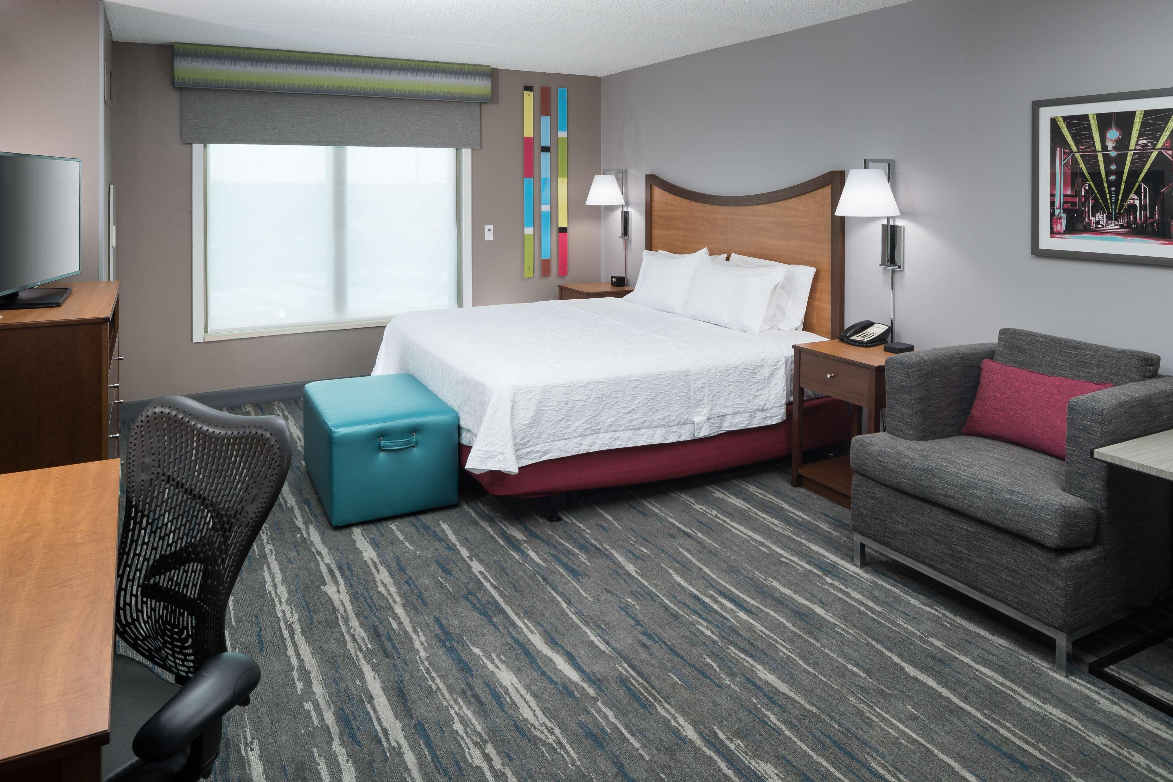 Hampton & Chicago North Shore Hotel 3*
