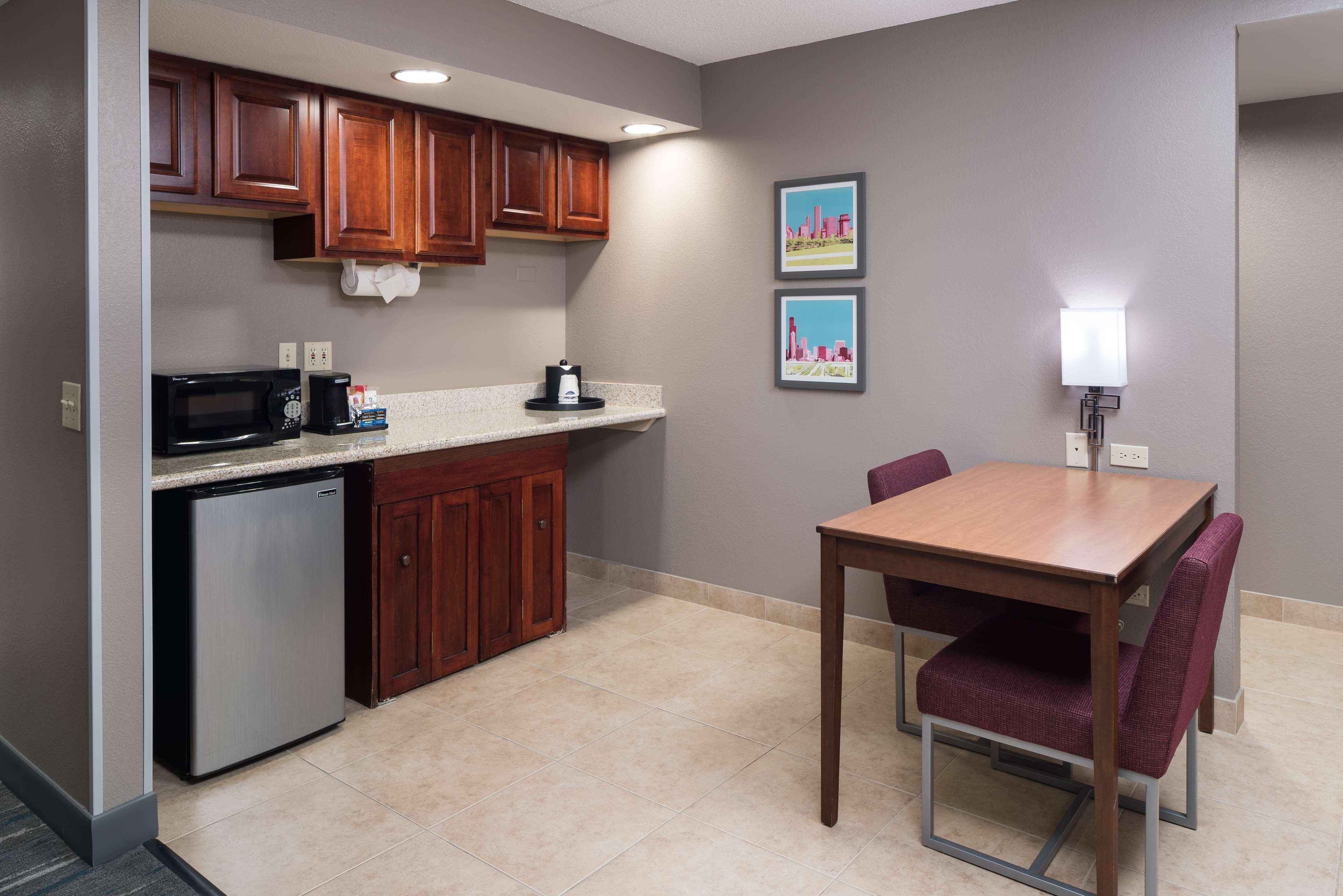 Hampton & Chicago North Shore 3*