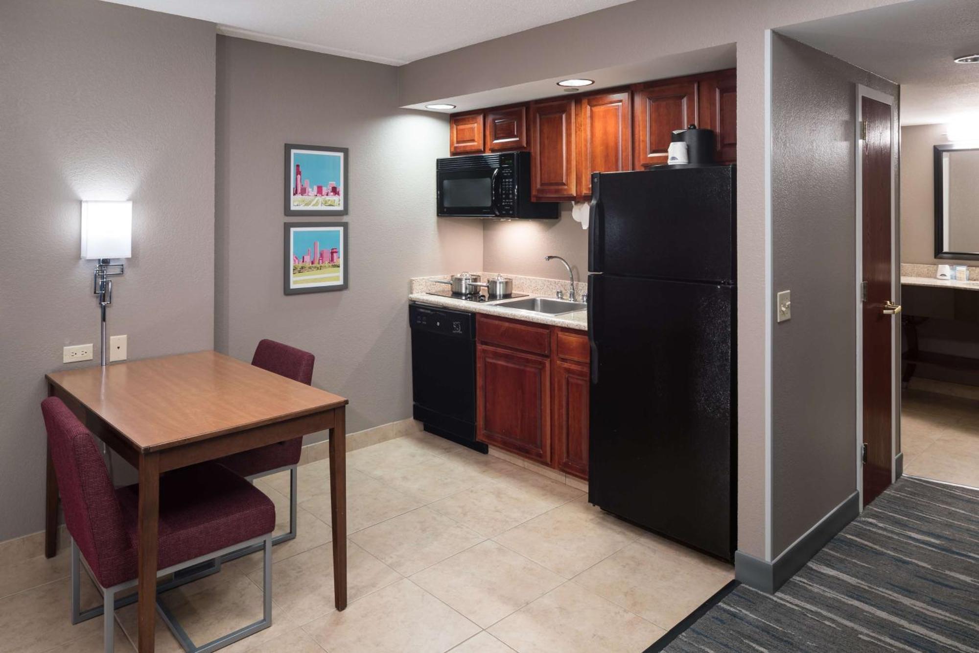 Hampton & Chicago North Shore 3* Skokie