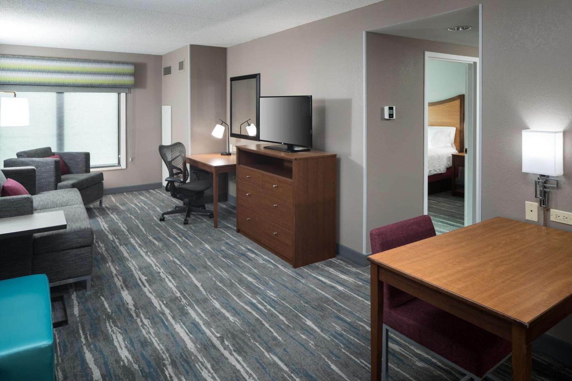 Hotel Hampton & Chicago North Shore 3*