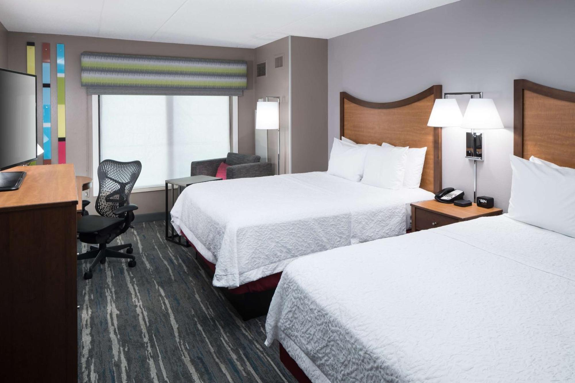 Hampton & Chicago North Shore Hotel 3*