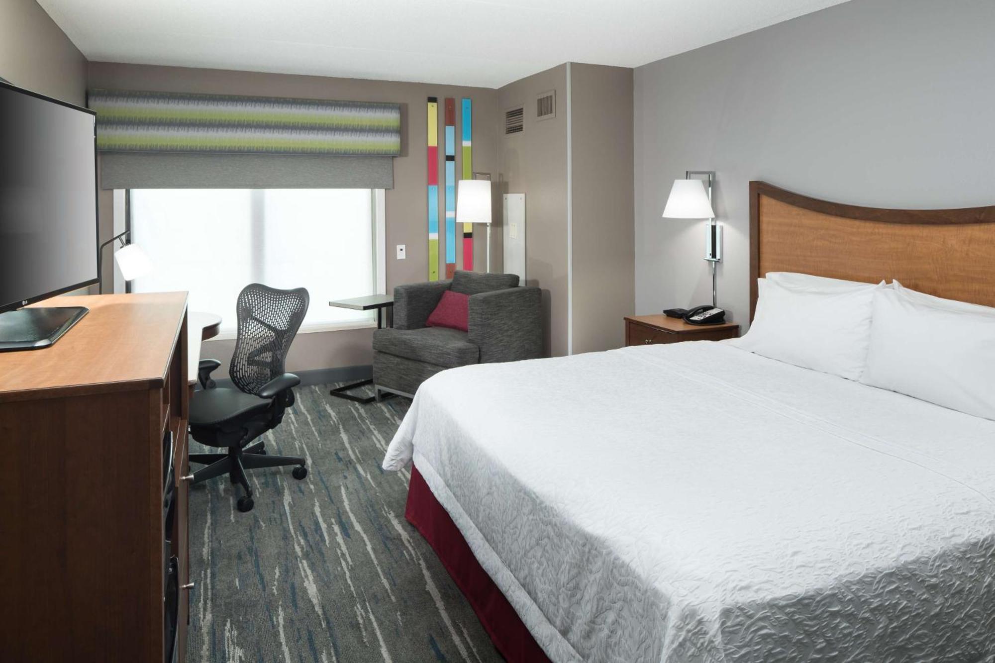 Hampton & Chicago North Shore Hotel 3*