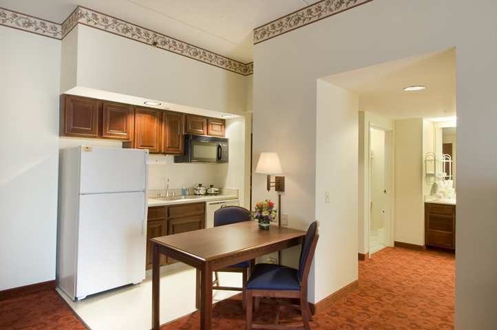 Hampton & Chicago North Shore 3*