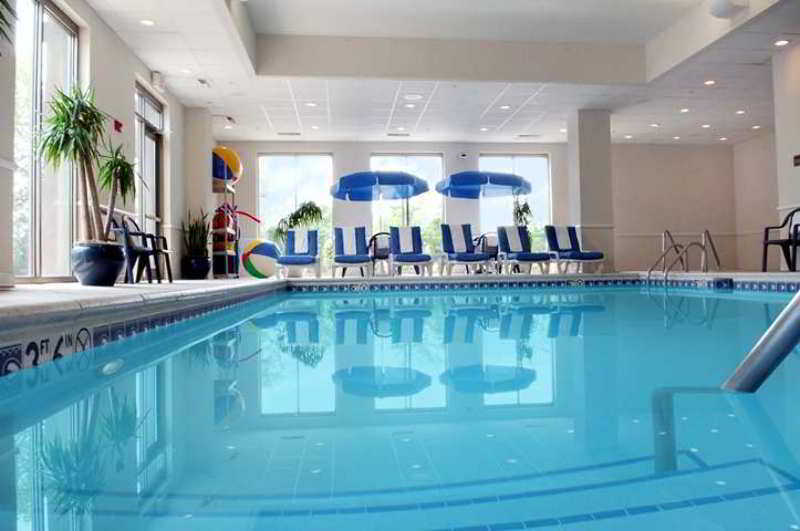 Hampton & Chicago North Shore Hotel 3*